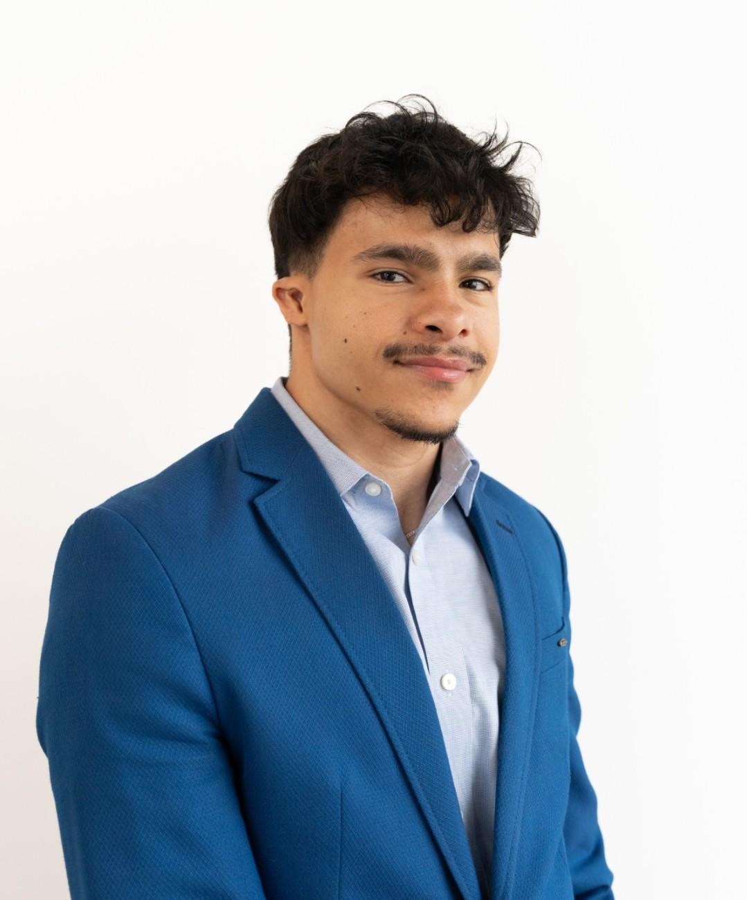 Sales Consultant- Elias Zitouni