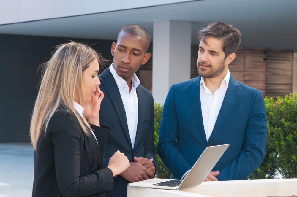 Benefits of Hiring a Real Estate Agent in Abu Dhabi for Rentals