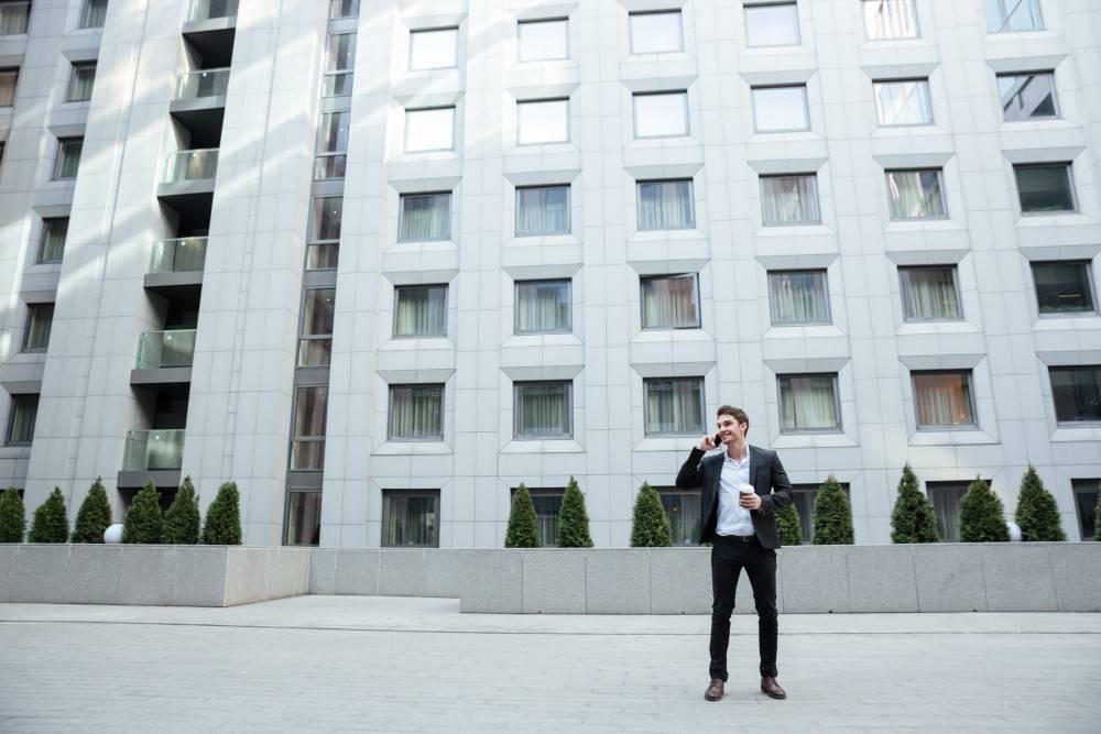 Benefits of Hiring a Real Estate Agent in Abu Dhabi for Rentals