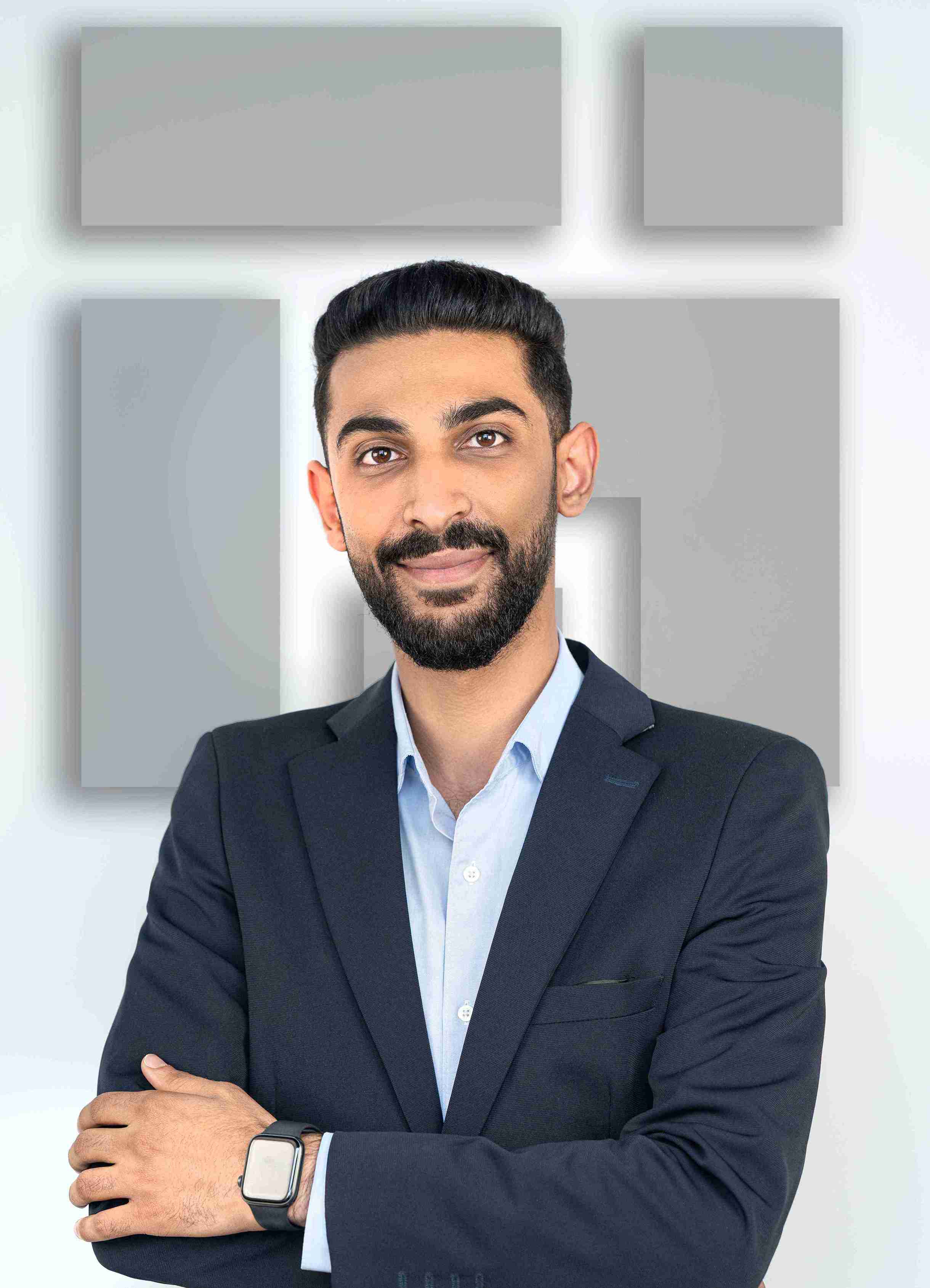 Trusted Real Estate Agent in Abu Dhabi - Mohammad Alsakarneh