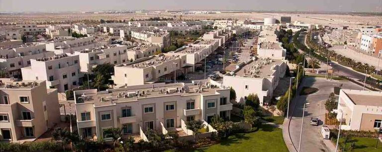 Al Reef Villas Abu Dhabi Arabian Style 5BR Pool