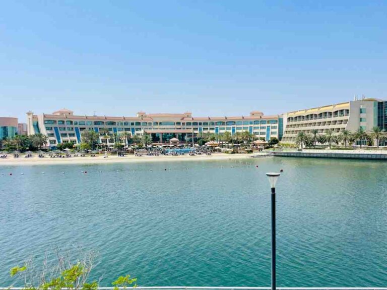 Luluat Al Raha Villa for Rent – 4BR Sea View, Al Raha Beach