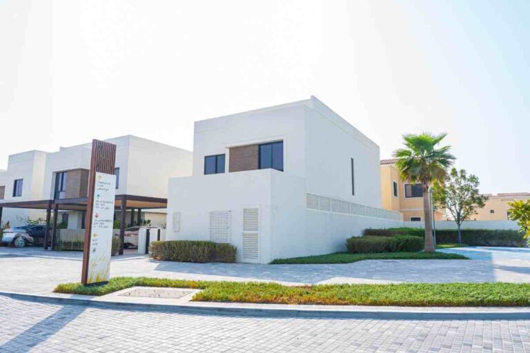 Noya Luma Abu Dhabi: Corner Villa for Sale